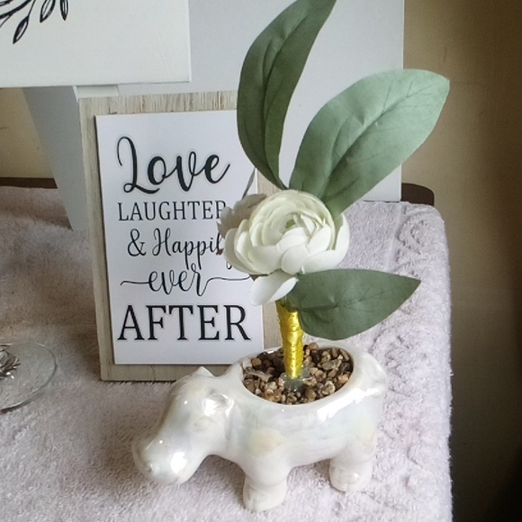 Wedding bundle: 16" Welcome tripod sign, bride tiara Bride Groom flutes - Picture 3 of 7